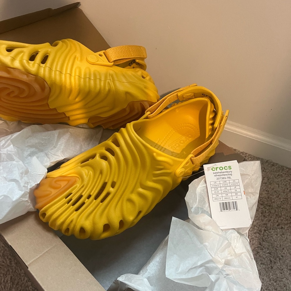 Sz 11 Brand New never worn too big